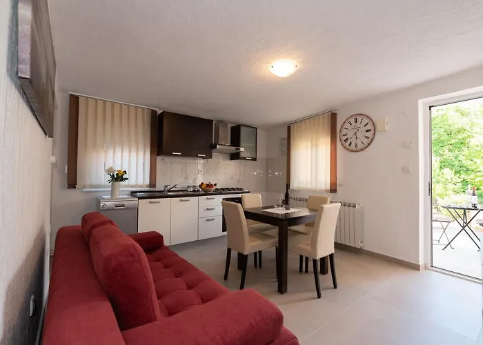 Kuca Za Odmor Nall 아파트 로브란