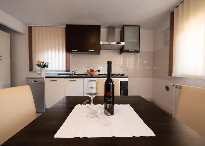 Kuca Za Odmor Nall 로브란