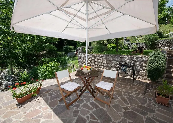 아파트 Kuca Za Odmor Nall 로브란